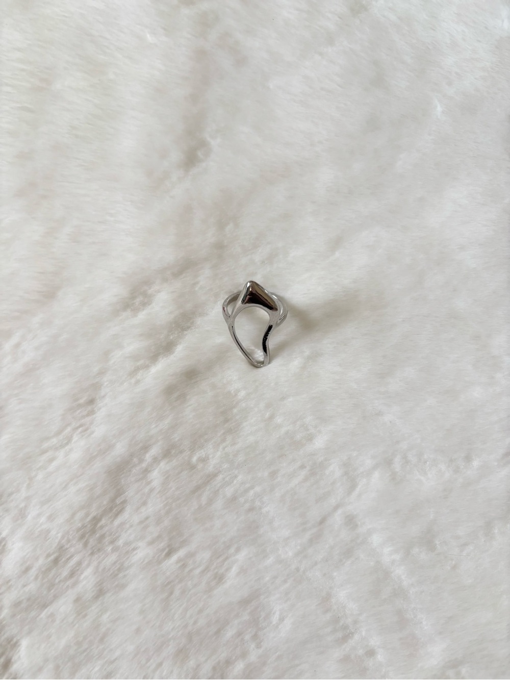 5/$15 🩷 MUST BUNDLE Minimalist Open Wave Silver Ring - Women Jewelry - Picture 3 of 3
